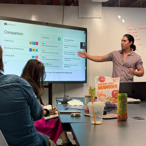 A founder presenting their go-to-market comparison in a 1752vc working session